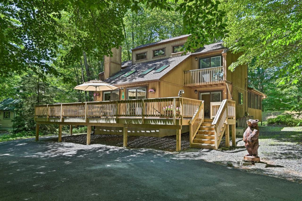 Bear Den Rustic Pocono Lake Home With Game Room! 外观 照片