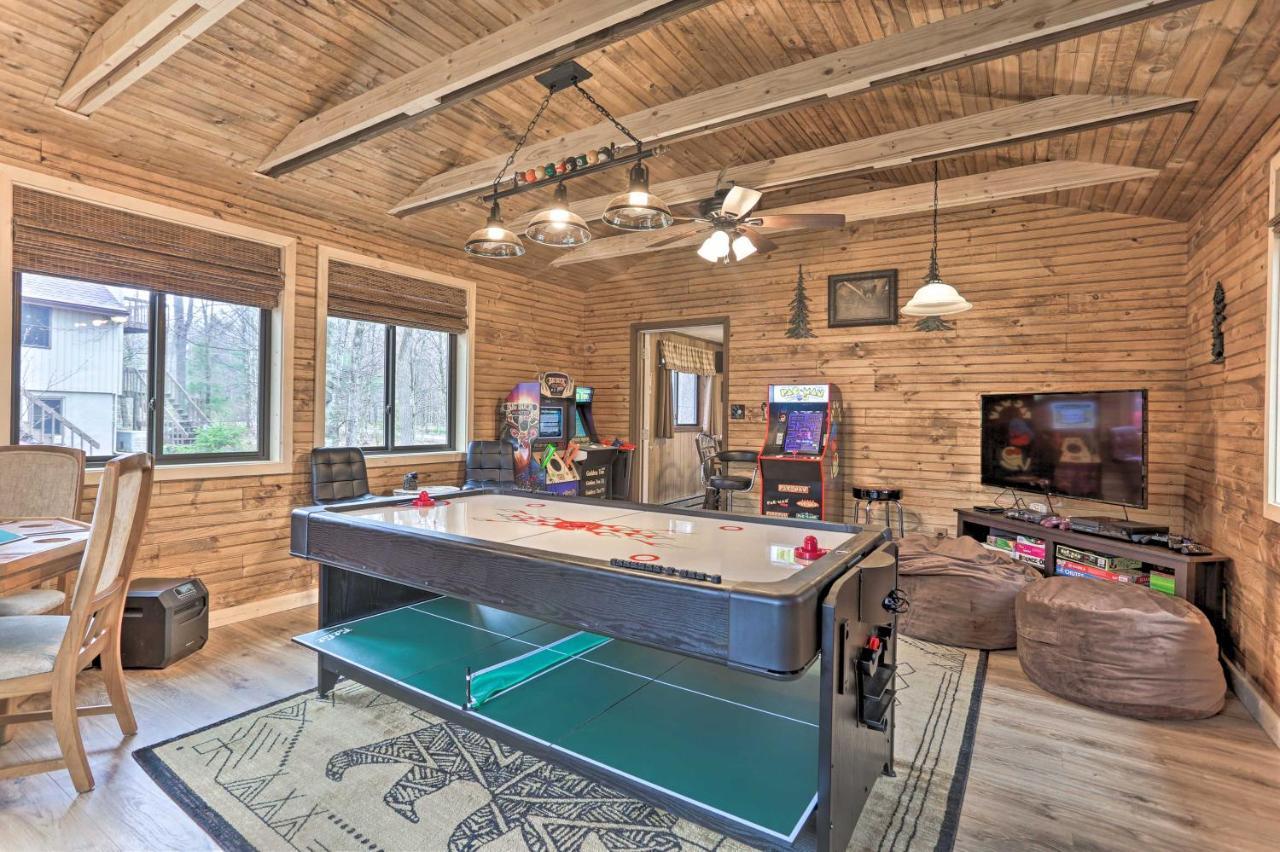 Bear Den Rustic Pocono Lake Home With Game Room! 外观 照片