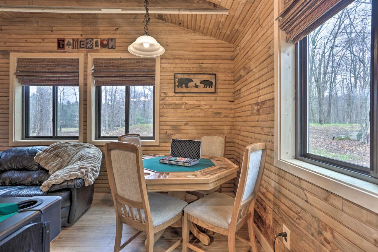 Bear Den Rustic Pocono Lake Home With Game Room! 外观 照片