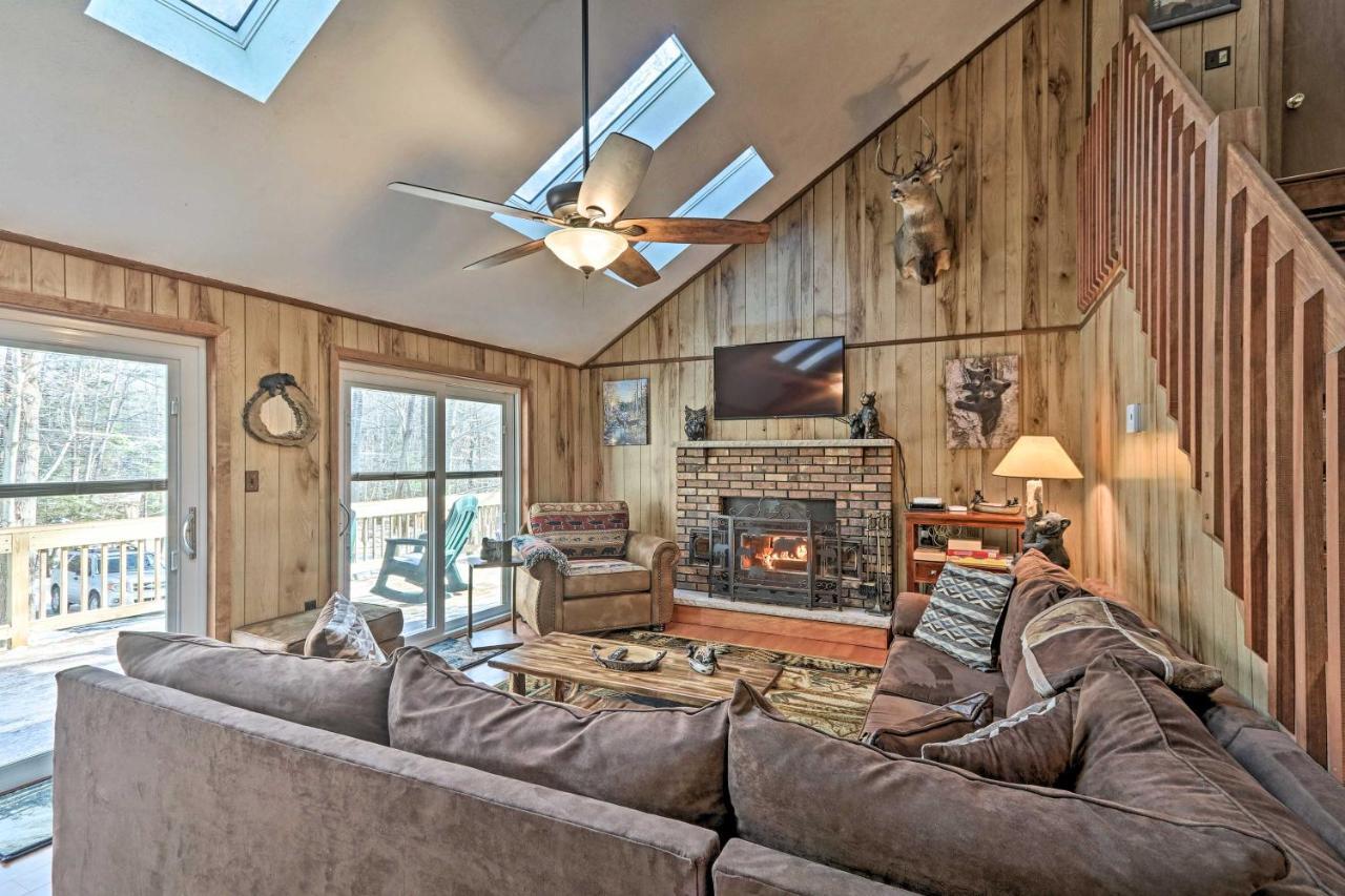 Bear Den Rustic Pocono Lake Home With Game Room! 外观 照片